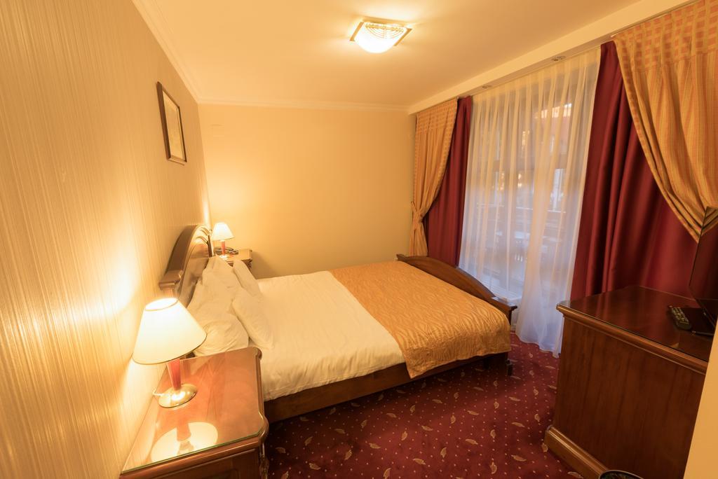 Edelweiss Poiana Hotels Poiana Brasov Phòng bức ảnh