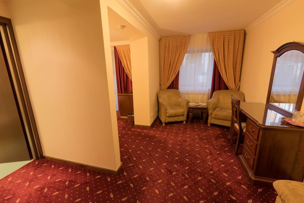 Edelweiss Poiana Hotels Poiana Brasov Phòng bức ảnh